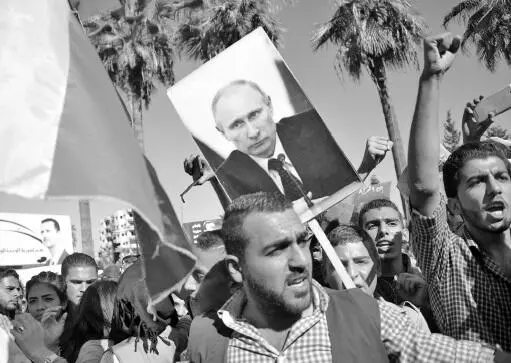Владимир Путин популярен не только у себя на родине Участники митинга в Тарусе - фото 37