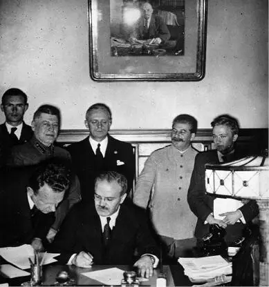 Підписання Договору про дружбу і кордон 28 вересня 1939 р Коли після - фото 22
