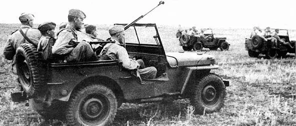 Радянська механізована частина оснащена американськими джипами Вілліс - фото 54