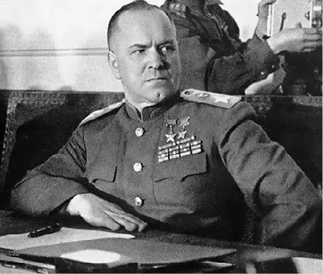 Маршал Радянського Союзу Георгій Жуков у 1944 р командував 1м Українським та - фото 100
