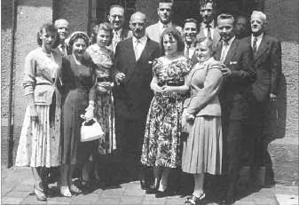Андерс посещает католическую польскую миссию в Мюнхене 1956 г Примечания - фото 32