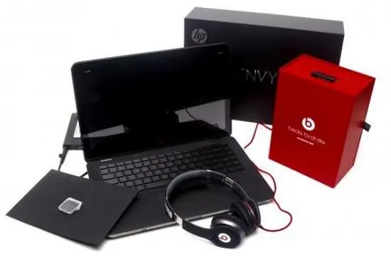 HP Envy 14 Beats Edition практически полностью чёрный только на крышке красным - фото 52