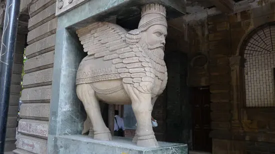 В Мумбаи также находится знаменитый зороастрийский храм огня с аналогичной - фото 42