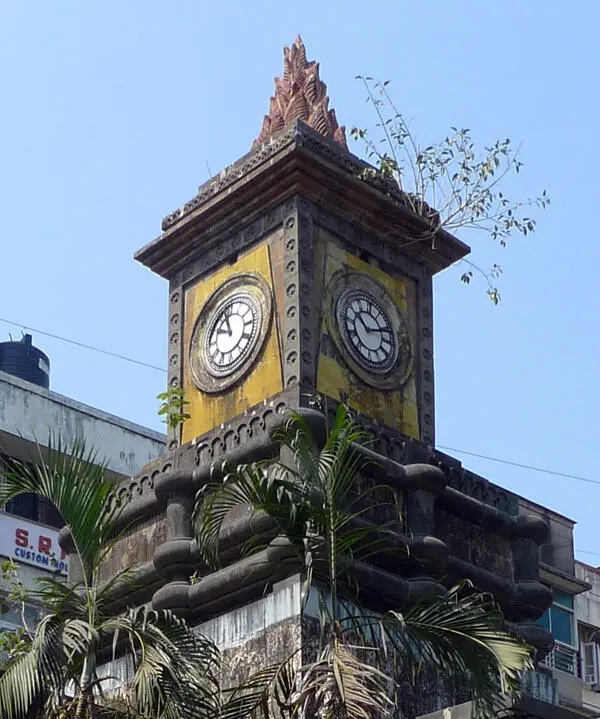 Остановившемуся времени на каждом из четырёх циферблатов в свой неповторимый - фото 44