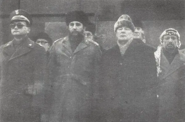 Ярузельский Кастро Кадар и Арафат в Москве в дни похорон Л Брежнева - фото 9