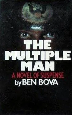 Ben Bova The Multiple Man обложка книги