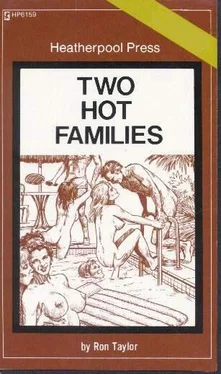 Ron Taylor Two hot families обложка книги