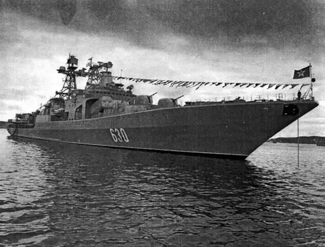 БПК Маршал Василевский на параде в 1987 г Третий корпус проекта 1155 уже - фото 11