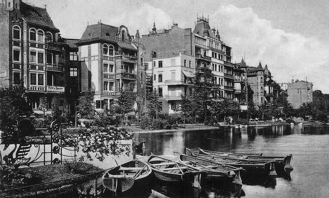 Замковый пруд Вид с Королевского замка на Замковый пруд В 1929 году пруд - фото 37