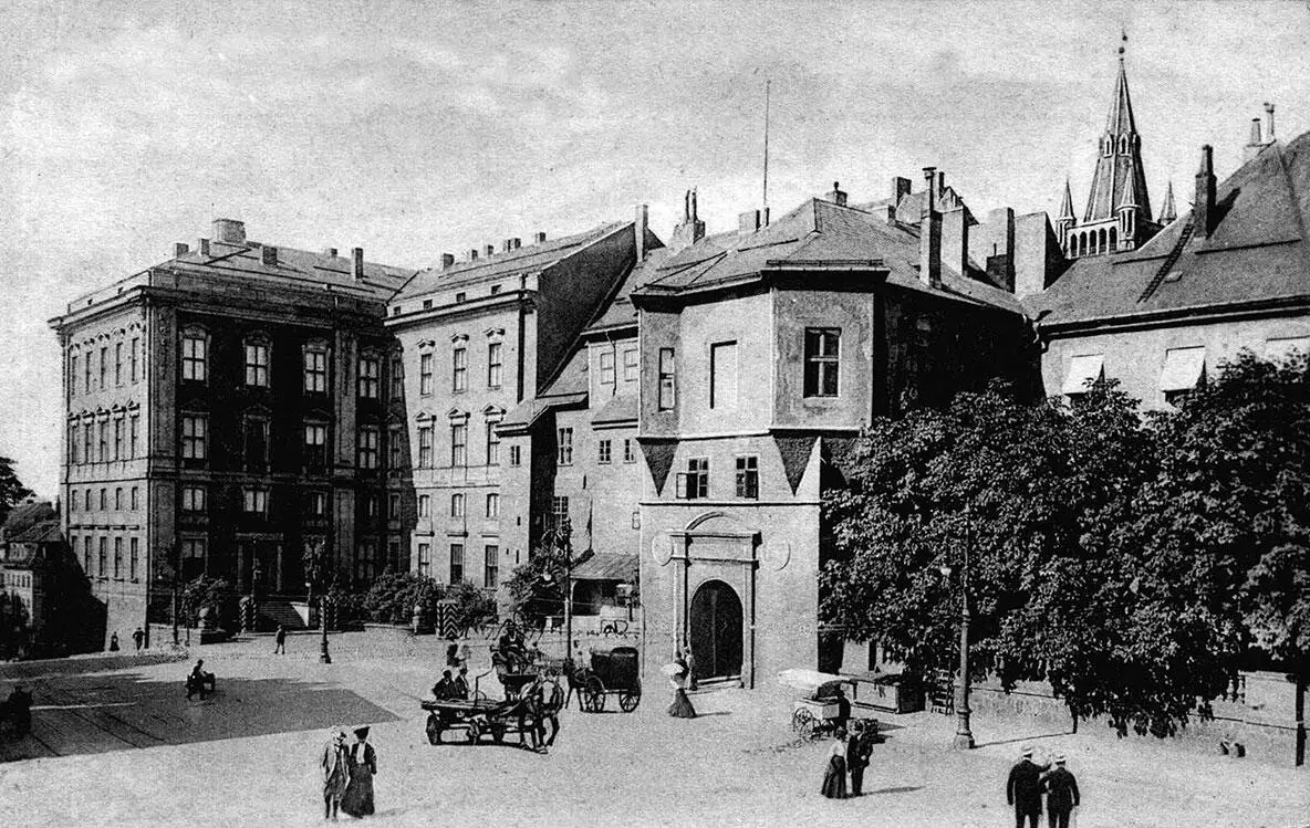 Флигель Унфрида в Королевском замке 1910 год Повешен за растрату Долгое - фото 104