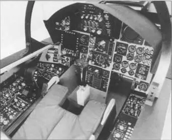 Приборное оборудование кабины F15C Фонарь кабины пилота F15C В 1975 г - фото 48