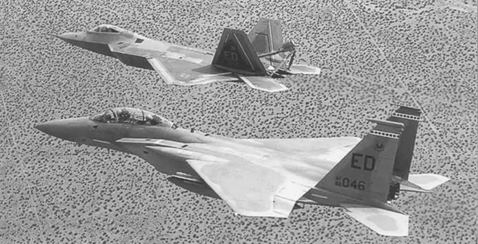 На смену F15 призван прийти FA22 На снимке самолеты разных поколений в - фото 61