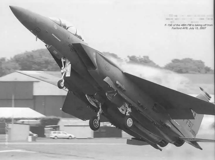 F15E из 48го истребительного авиакрыла взлетает с авиабазы Фэйрфорд 15 июля - фото 63