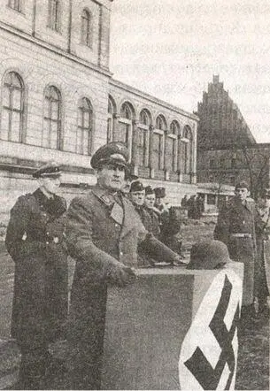 Гауляйтер Ханке призывает жителей Бреслау сражаться до последнего патрона Так - фото 58