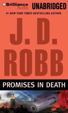 Nora Roberts Promises in Death обложка книги