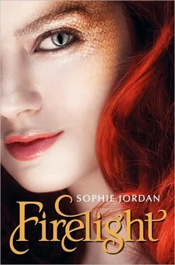 Софи Джордан Firelight обложка книги