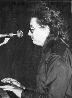 В одном из номеров СДВИГафиши в том где Бутусов на постере сообщалось - фото 72