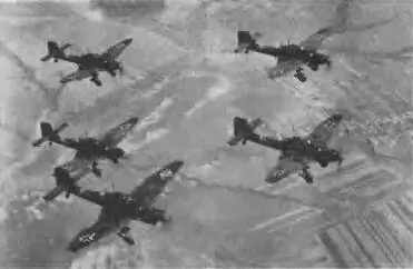 Воздушная артиллерия Ju 87В над Северной Францией с полным бомбовым грузом - фото 42
