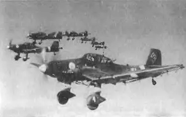 Эскорт Ju 87D1 Bf 109Е4 27й истребительной эскадры после кампании на - фото 51