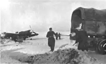 Зимой 194142 г немцами были задействованы все имеющиеся в наличии трудовые - фото 74