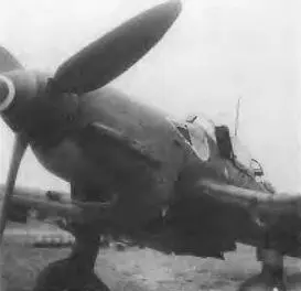 Майор ПаульВернер Хоззель из 2й штурмовой эскадры на своем Ju 87D3 - фото 114