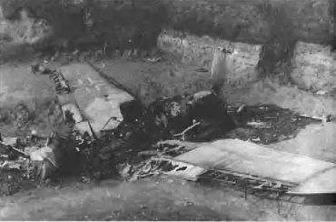 Начиная с середины весны 1945 г массированным атакам подверглись аэродромы - фото 125