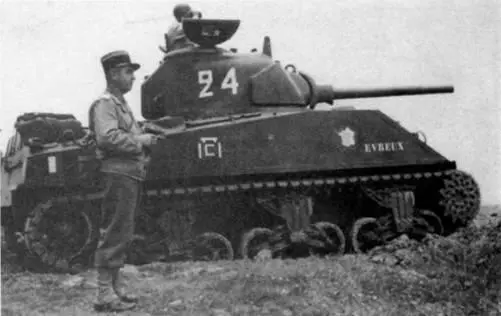 Танк М4А2 вооруженных сил Свободной Франции на учениях 1944 г - фото 81
