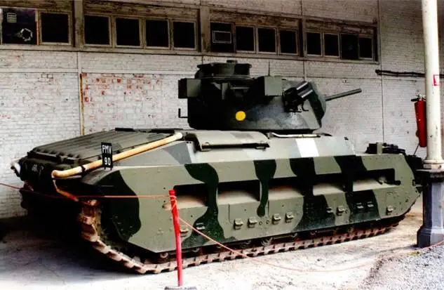 Пехотный танк Mk II Matilda в военном музее Брюсселя Бельгия Пехотный танк - фото 329