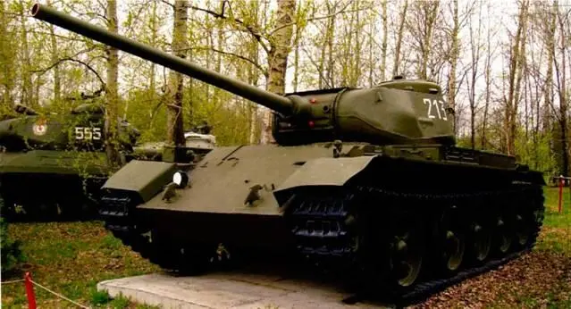 Средний танк Т44М в экспозиции Музея Великой Отечественной войны в Москве - фото 340
