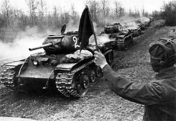 На марше КВ1С 6го гвардейского танкового полка прорыва Апрель 1943 г - фото 498