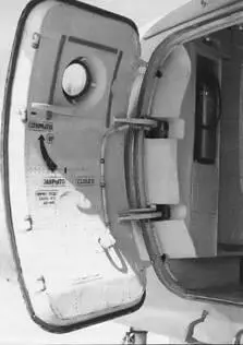 Входная дверь Отработка загрузки автомобиля в Ан72 Антоновцам пришлось - фото 33