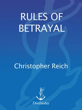 Christopher Reich Rules of Betrayal обложка книги