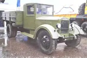 УралЗИС3551956 г УралЗИС381 4X41957 г Впоследствии он превратился в - фото 424