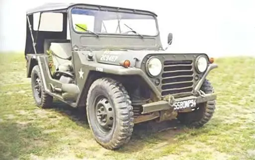 Форд М151А1 4X41965 г Форд М151А1С 4X4 с безоткатным орудием 1967 г - фото 595