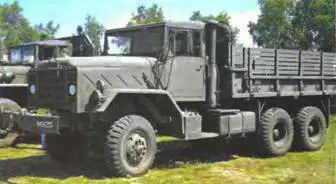 AM Дженерал М925 6X6 1982 г AM Дженерал М931А1 6X61986 г В семейство - фото 101