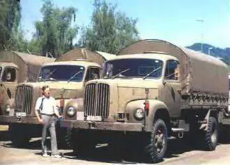 Заурер 2DM 4x41965 г слева Берна 2VM Заурер 5DF 6X41973 г - фото 791