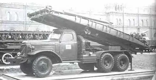 Механический мост КММ на шасси ЗИС151А 6X61955 г Главной новинкой - фото 828