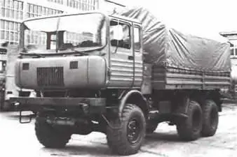 Опытный грузовик ИФАРобур 6X61975 г В 1965 г аббревиатура ИФА вошла в - фото 952