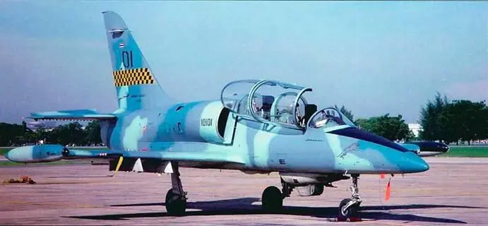 L39ZAART королевских ВВС Таиланда Аэродром Дон Муанг апрель 2003 г Один - фото 88