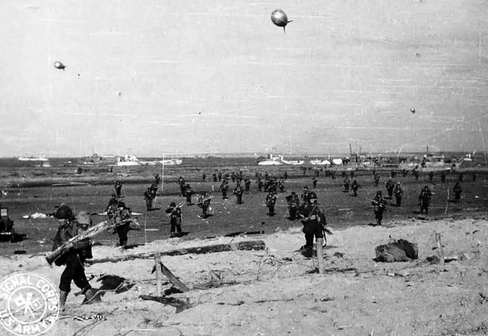 Американские солдаты высадились на пляже Юта в июне 1944 года Regional - фото 20