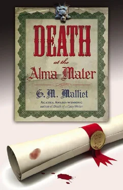 G Malliet Death at the Alma Mater обложка книги