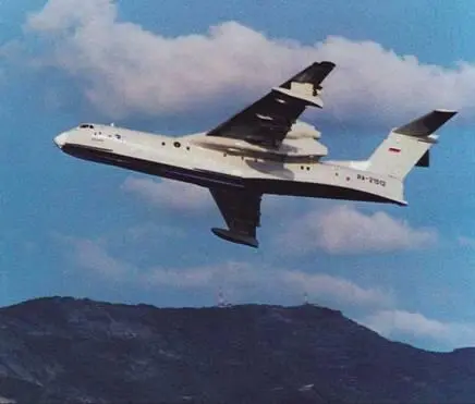 Бе200ЧС в очередном демполете Подготовка Бе200ЧС к полету Возле самолета - фото 40