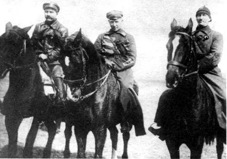 Начдив33 МГ Ефремовкрайний справа1921 г Два друга Ефремов и - фото 4