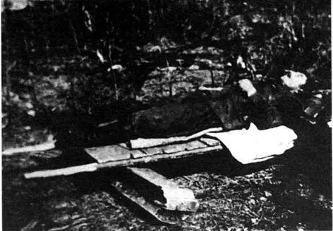 Тело командарма МГ Ефремова перед погребением Апрель 1942 г Деревня - фото 22