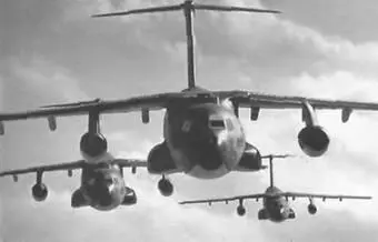 Предназначен для перевозки до 60 военнослужащих В конце 60х годов компания - фото 682