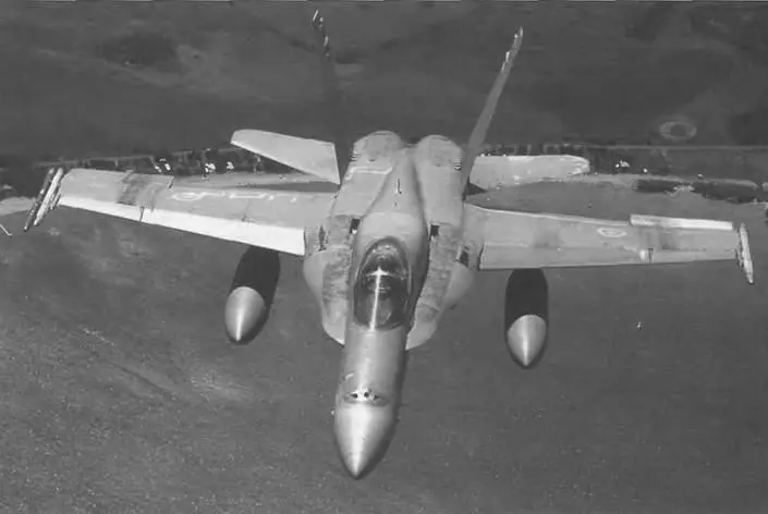 F18 F15E может также выполнять перехват самолетов противника с помощью УР - фото 85