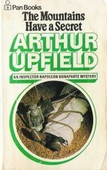 Arthur Upfield - The Mountains have a Secret