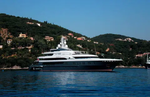 SCANDAL AT SEA Deripaskas 238foot yacht the Queen K in Corfu where Lord - фото 20