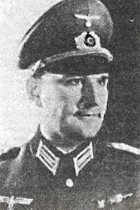 Полковник Эберхард Шаренберг командир 171го артполка в сентябре 1942 г - фото 134