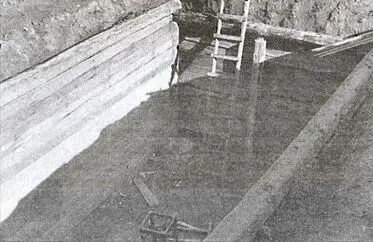 Один из блиндажей построенных солдатами Вюстера у орудийных двориков Нужно - фото 152